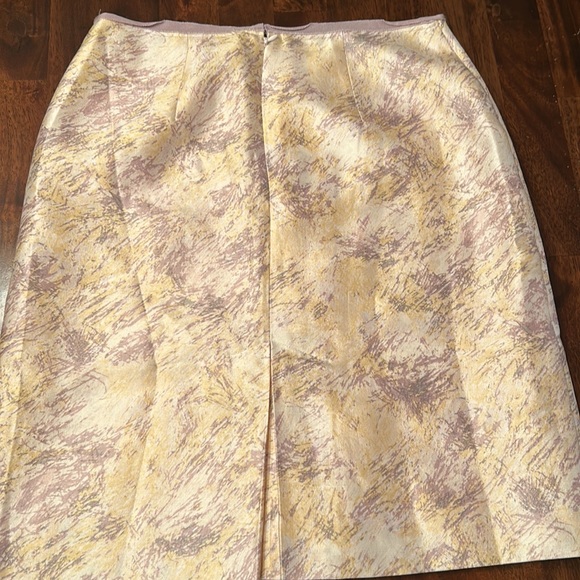 BCBGmaxazria Skirt, Size 6 - Picture 5 of 5